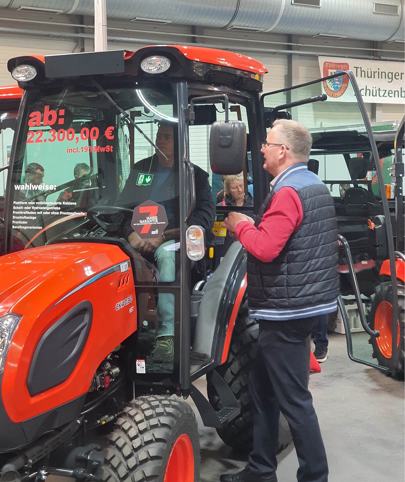 Präsentation der KIOTI-Traktoren