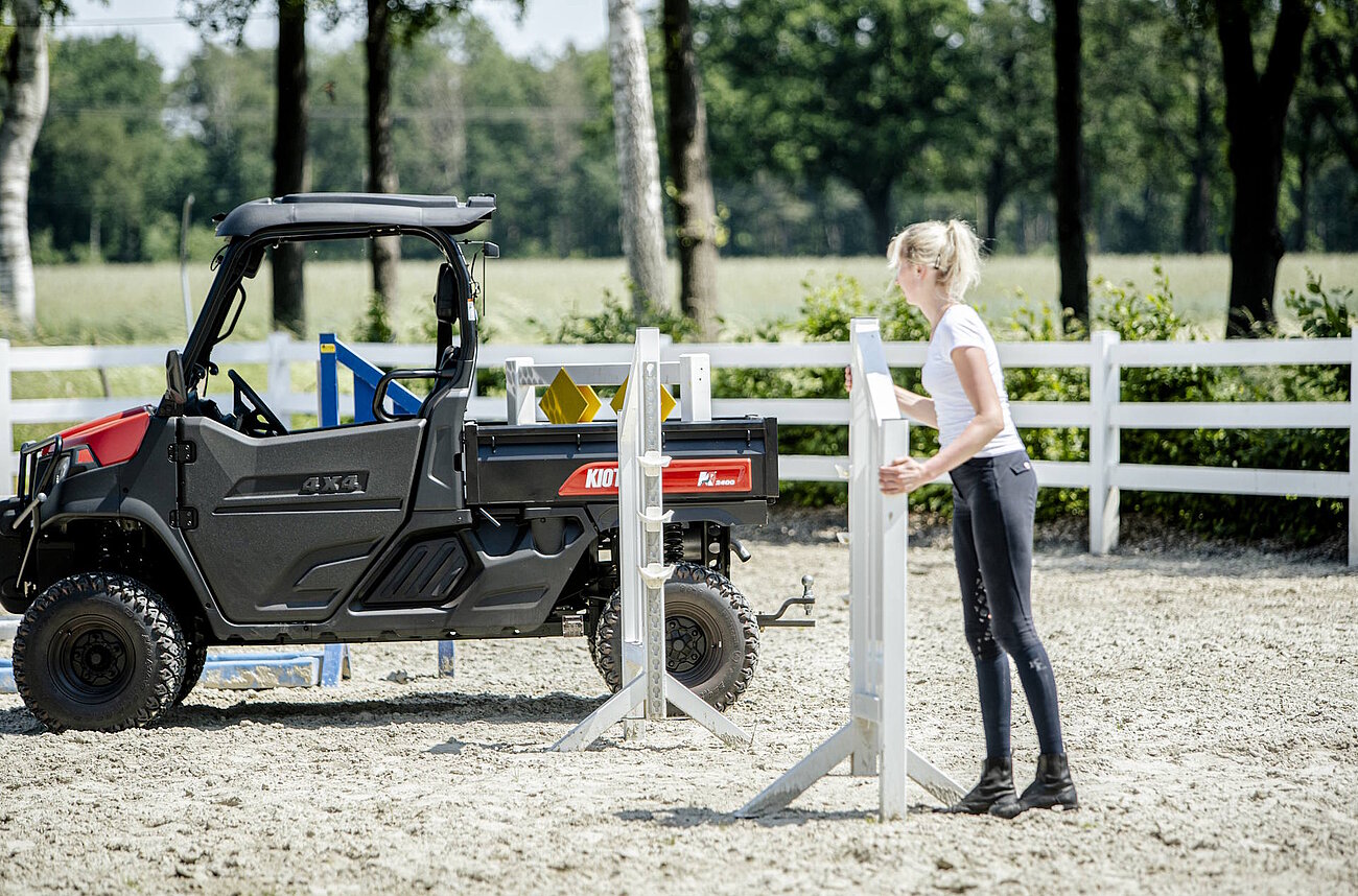 KIOTI K9 2410auf dem Reiterhof