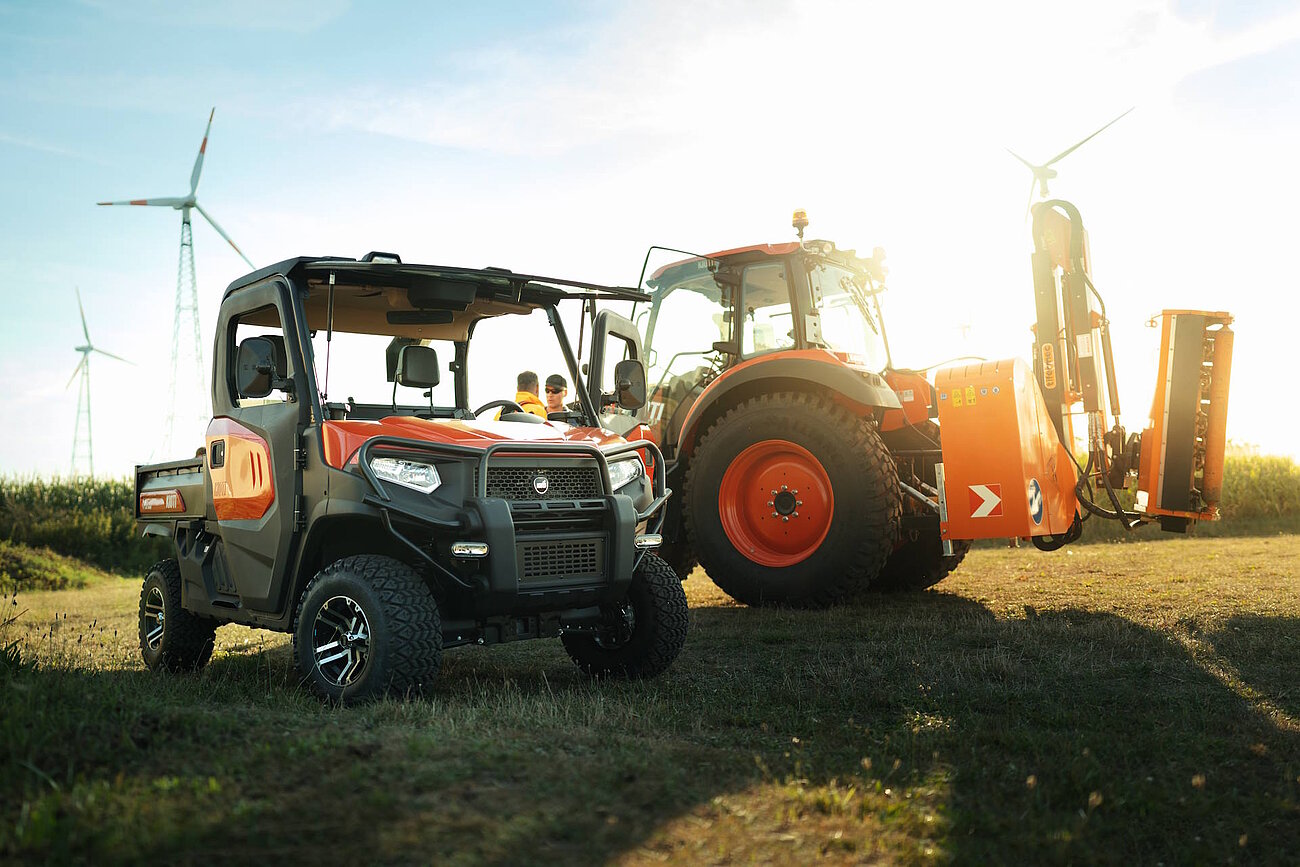 KIOTI K9 2410 C an der Obstwiese